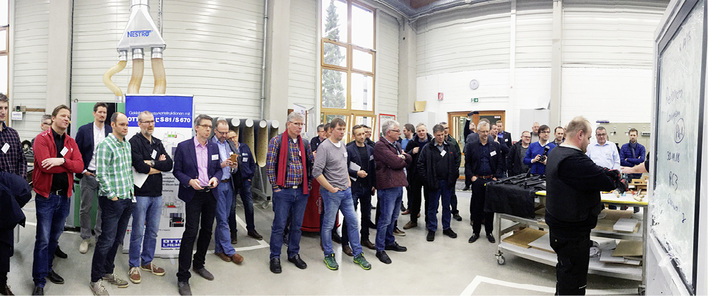 



Einbruchsversuch am geklebten RC 3-Fenster auf dem Workshop bei Remmers in Löningen
