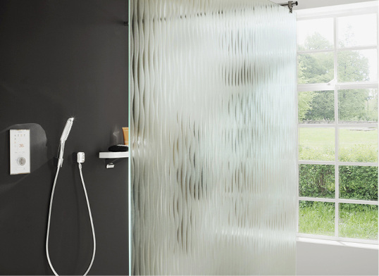 



Das Gussglas Waveline Fluid von Saint-Gobain verleiht Innenräumen durch seine dreidimensionale Anmutung eine ganz besondere Note. Ab sofort ist es nun in 8 mm Dicke und bis zu 2400 mm Breite erhältlich.
