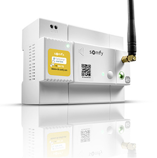 



Somfy TaHoma DINrail wird auf der Hutschiene installiert und ermöglicht eine flexible funkbasierte Steuerung im Geschosswohnungsbau.
