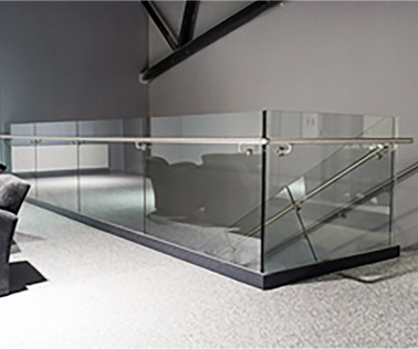 
Die Steelpro Ltd. ist auf die Herstellung von Haltesystemen für Ganzglasgeländer aus Alu sowie Treppen spezialisiert.



