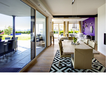 



Die neue Hebe-Schiebe-Tür HST 115 „Sky Axxent“ aus Aluminium-Holz sorgt mit großen Glasflächen und nahezu rahmenloser Festverglasung für maximale Transparenz und lichtdurchflutete Räume.
