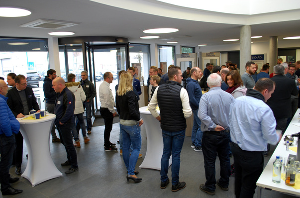 Partnerschaftlicher Dialog auf Augenhöhe: German Windows nutzt seine “TEC Tagungen“ nicht nur zu Schulungszwecken, sondern auch zum Austausch mit den Fachhändlern.