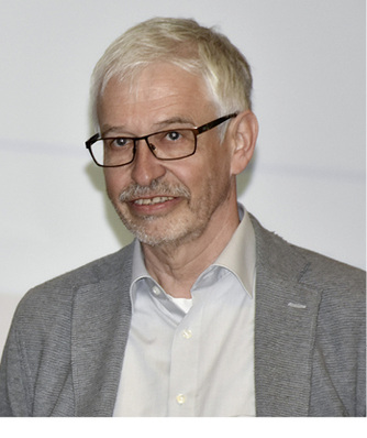 



Appelhans glaubt an eine junge Generation, die den Werkstoff Holz mitnichten für ein Auslaufmodell hält.
