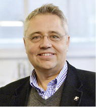 
Dr. Frank Walter



ist gemeinsam mit seinem Bruder Gerd Geschäftsführer des Fensterbauunternehmens Walter Fenster + Türen, welches schon über 80 Jahre am Markt aktiv ist. Der Ökonom und Doktor der Staatswissenschaften war zuvor Referent Presse/Öffentlichkeitsarbeit und Regionale Wirtschaftspolitik der Vereinigung der Unternehmerverbände in Nordhessen.



Schreiben Sie uns Ihre Meinung zum Gastkommentar: glaswelt@glaswelt.de



