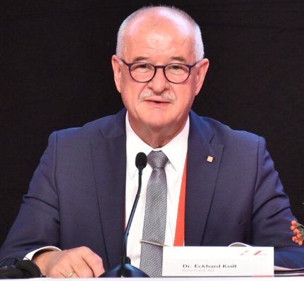 Dr. Eckhard Keill: "Bei meiner Tätigkeit als Vorstand der Holdinggesellschaft geht es um mehr als die Kontrolle der drei Einzelgesellschaften und die damit verbundene Vertretung der Eigentümerrechte.“