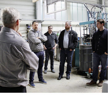 
Bei der Isolette-Tagung standen auch Technik-Themen auf der Agenda, die in der Produktion der Glastechnik Schneeberg diskutiert wurden.



