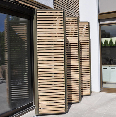 



Faltschiebeläden können die Lösung für große Fensterfronten sein, die zu wenig Platz für normale Schiebeläden bieten.
