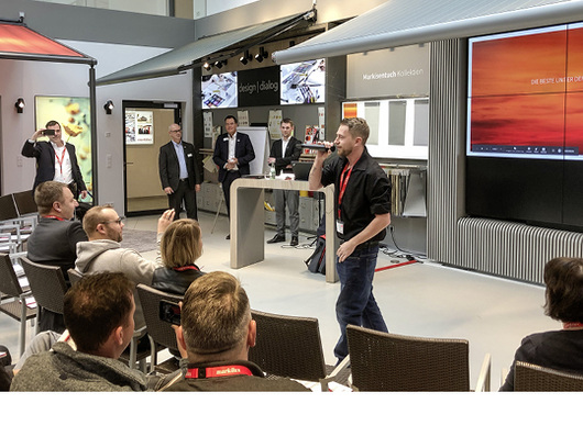 



Rapper Izzwo stimmte gleich zu Beginn die Teilnehmer der 12. Jungunternehmertagung (JUT) im R+S-Handwerk mit seinem Rap-Song „Rollladen und Sonnenschutztechnik“ ein. Dieses Jahr war die JUT zu Gast bei markilux in Emsdetten.
