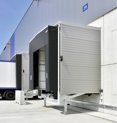 



Da Vorsatzschleusen vor die Halle bzw. die Fassade gesetzt werden, können ihre Positionen individuell bestimmt werden.
