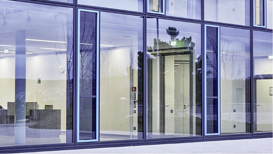 



Manuell zu bewegende Parallelausstellfenster im Festo Automation Center
