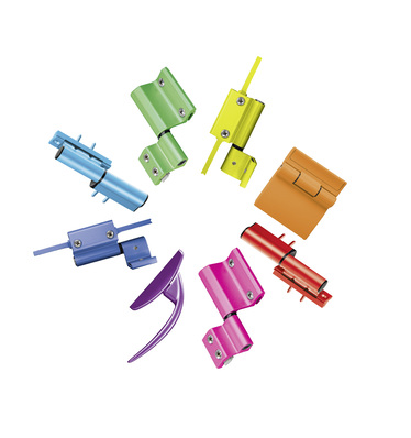 Getriebegriffe, Bandseiten und diverses Zubehör aus den ­Programmen “AL“ und “AL Designo“ werden mit ­einer von mehr als 200 RAL-Farben oder einer Sonderfarbe pulverbeschichtet.