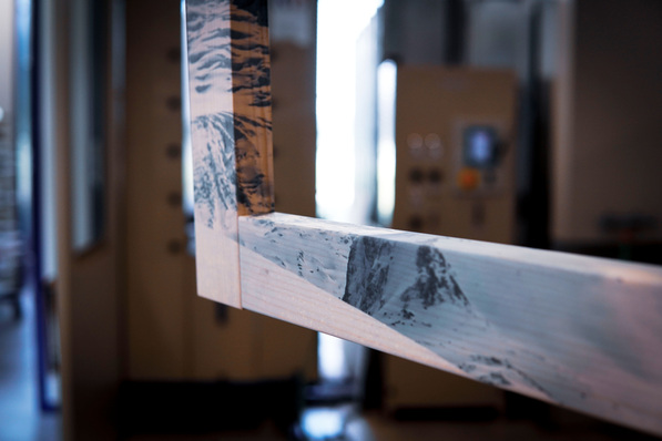 Sogar Holzfenster lassen sich Digitaldruck-Technologie individuell gestalten und veredeln.