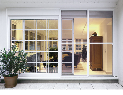 



Drehen, schieben, rollen oder einfach aufschrauben. Der österreichische Hersteller aus Abfaltersbach bietet ein umfangreiches Insektenschutzprogramm.
