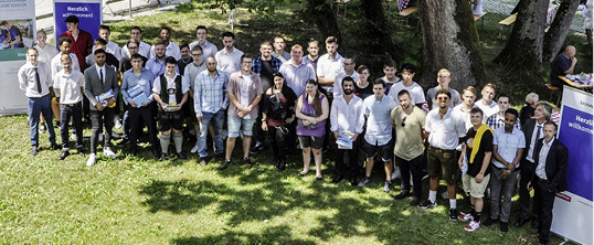 
Die jetzt freigesprochenen Junggesellen der Glaser und Fensterbauer aus Filshoven.



