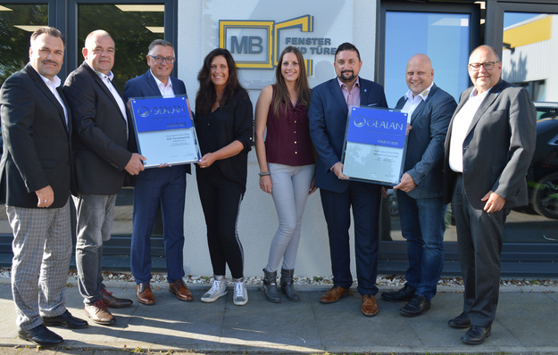 Von links: Stefan Schramm (Leiter Systemeinführung - Gealan), Olaf Schulz (Betriebsleitung Gransee), Thomas Steingraeber (Systemberater - Gealan), Michaela Hecht (Geschäftsführende Gesellschafterin Gransee & Georgsmarienhütte), Anna-Lena Hecht (Marketing / Finanzwesen), Michael Funke (Gebietsverkaufsleiter Deutschland-Ost), Christian Grötzner (Geschäftsführer Georgsmarienhütte) Peter Czajkowski (Leiter Bautechnik Gealan)