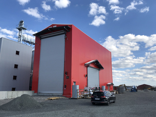 Keine alltägliche Aufgabe: Für den Einbau solcher ungewöhnlichen Tore ist der Service von Teckentrup die ideale Hilfe.