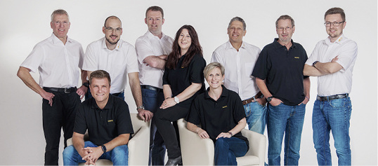 



Das Team der Somfy Akademie führt Trainings in Deutschland, Österreich und der Schweiz durch. (v. l. vorne sitzend) Sascha Heusser, Silke Bachner (v. l. hintere Reihe) Peter Niedermeier, Guido Christmann, Lothar Paul, Silke Löffler, Harald Krumreich, Volker Moog, Damian Mnich
