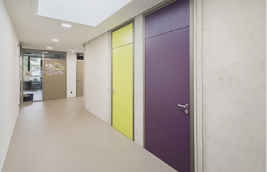 
Für flächenbündige Türelemente erlaubt die neue Universelle Küffner Blockzarge viele gestalterische Möglichkeiten.



