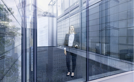 



Mit dem neuen Isolierglas sedak isosecure lassen sich die höchste Beschussklasse BR7 NS erreichen sowie hohe Dämmwerte. Die Gläser gibt es bis zur Größe von 3,5 × 20 m.
