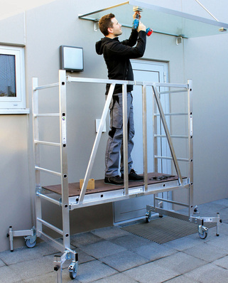 Sicherheit und hohe Bewegungsfreiheit sind Trumpf beim neuen ML Gerüst der Günzburger Steigtechnik.